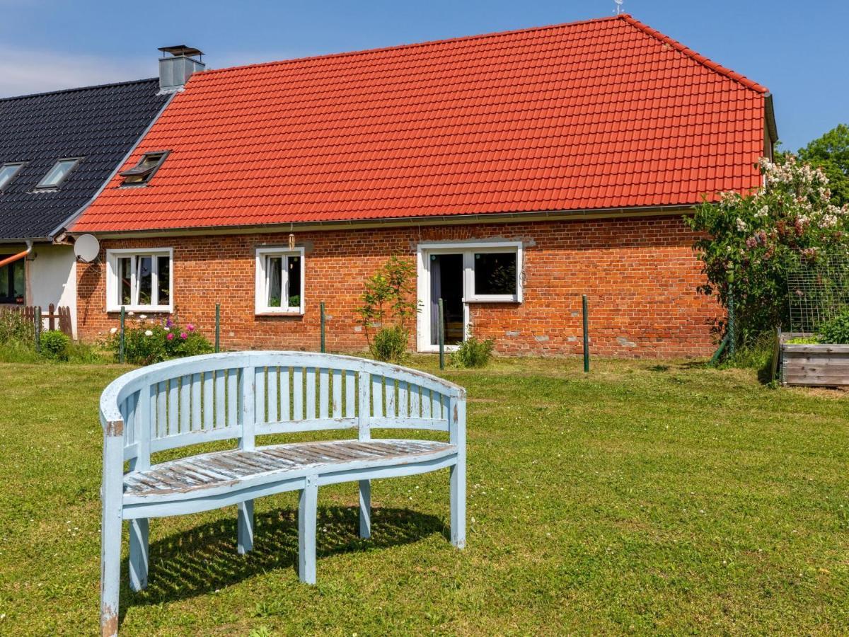 Snug Holiday Home in Divitz-Spoldershagen near Skydiving Eksteriør billede